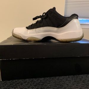 AIR JORDAN 11 RETRO LOW